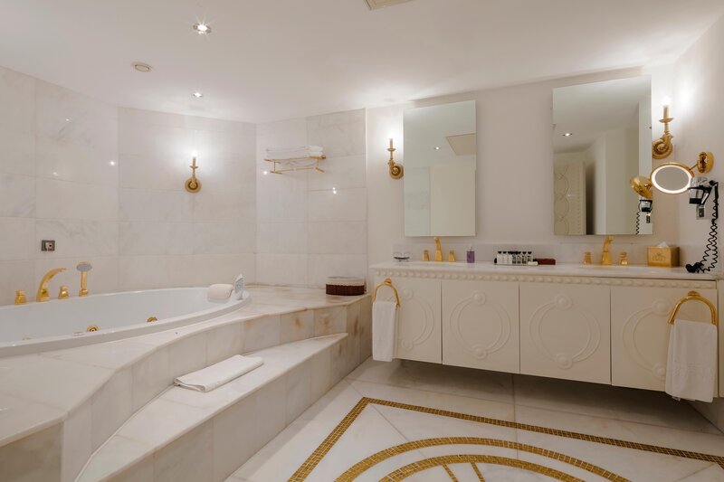 SELECTUM LUXURY RESORT