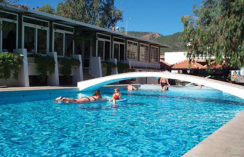 CLUB MUNAMAR BEACH RESORT