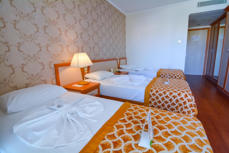 PINE HOUSE HOTEL