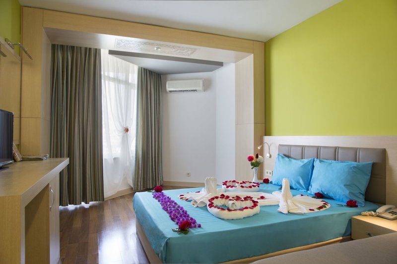 MIRA MERIDIA BEACH HOTEL