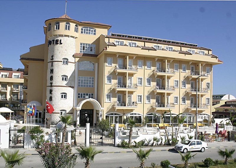 SINATRA HOTEL