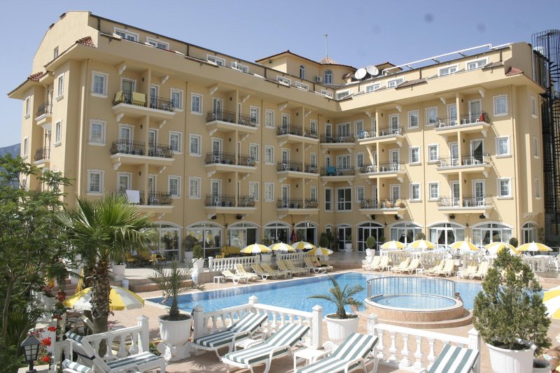 SINATRA HOTEL