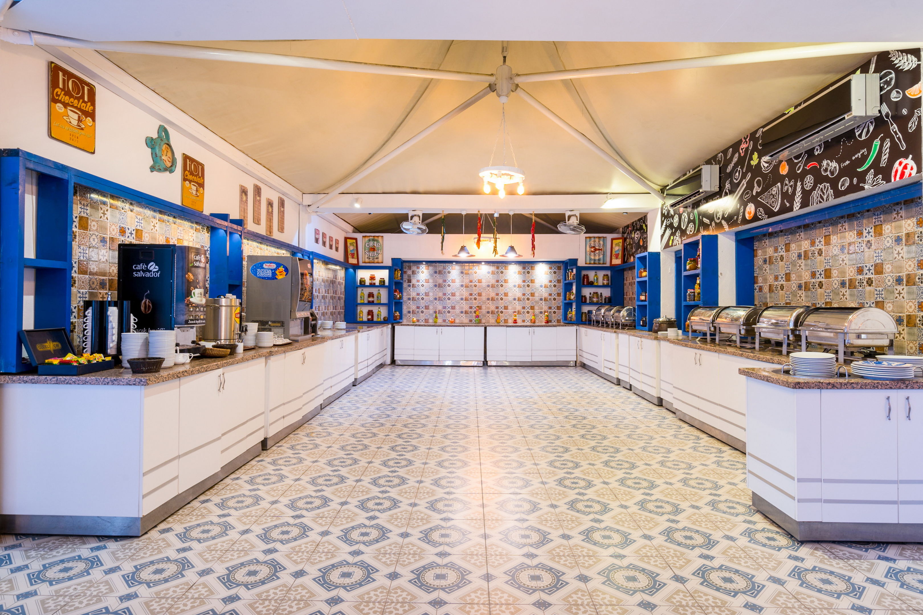 CASA BLANCA BEACH HOTEL 13+