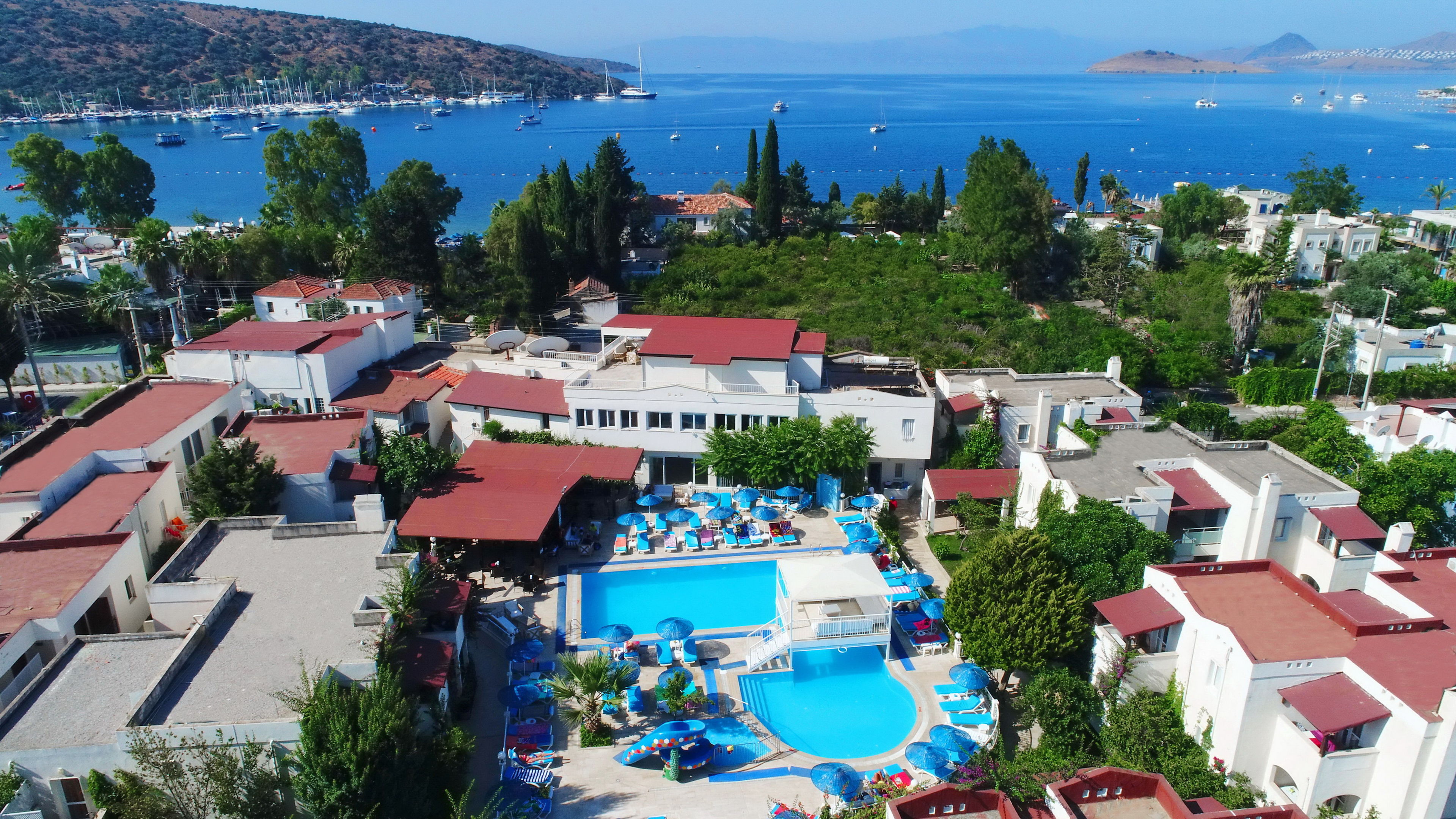 SUMMER GARDEN SUITES - BEACH HOTEL