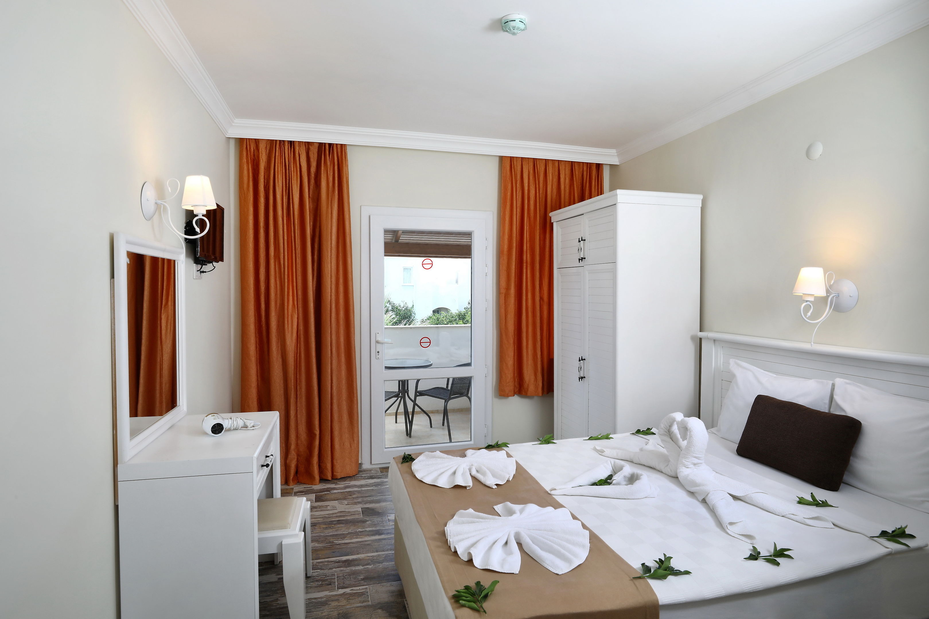 SUMMER GARDEN SUITES - BEACH HOTEL