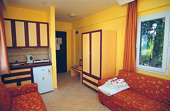 SUMMER GARDEN SUITES - BEACH HOTEL