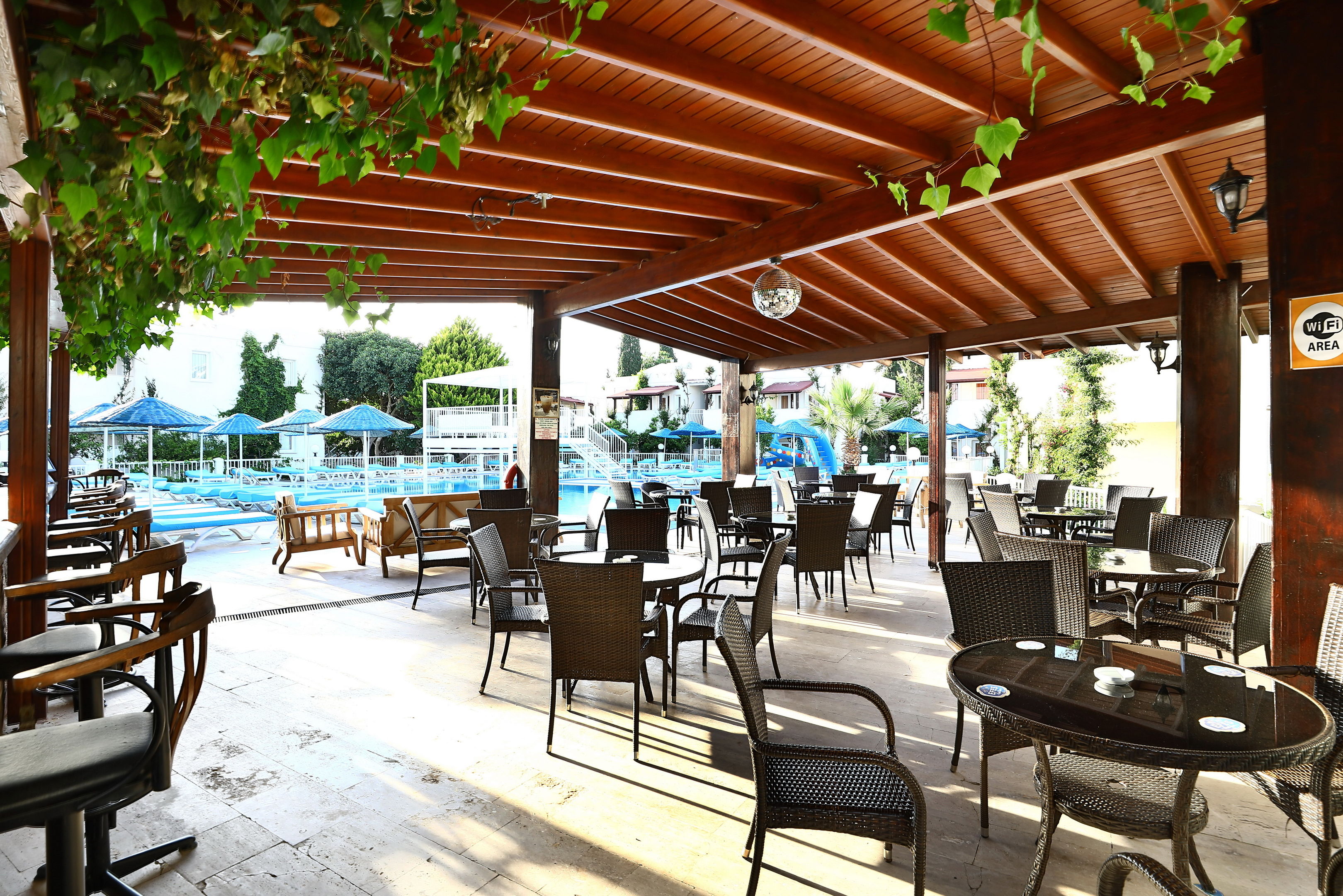 SUMMER GARDEN SUITES - BEACH HOTEL