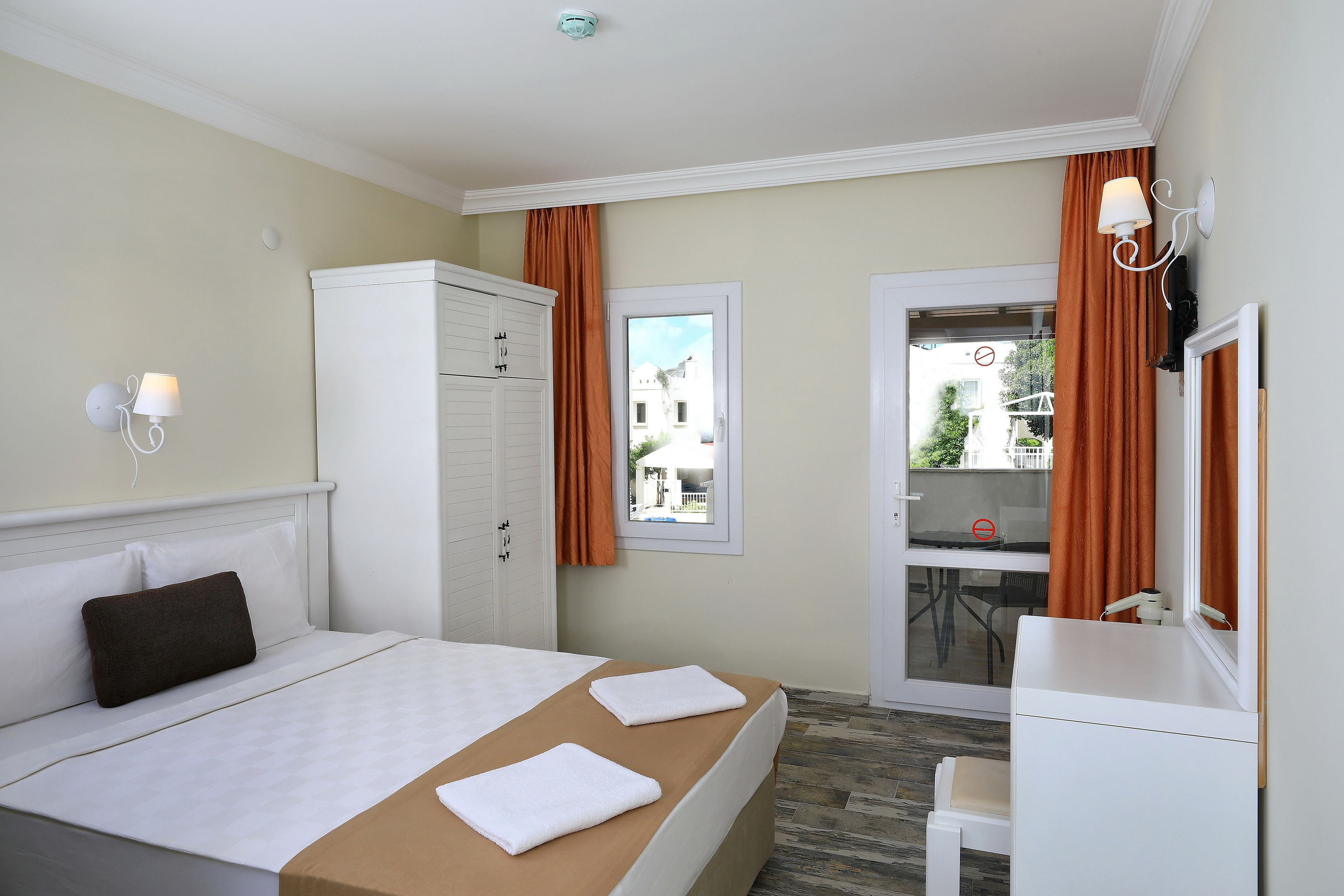 SUMMER GARDEN SUITES - BEACH HOTEL