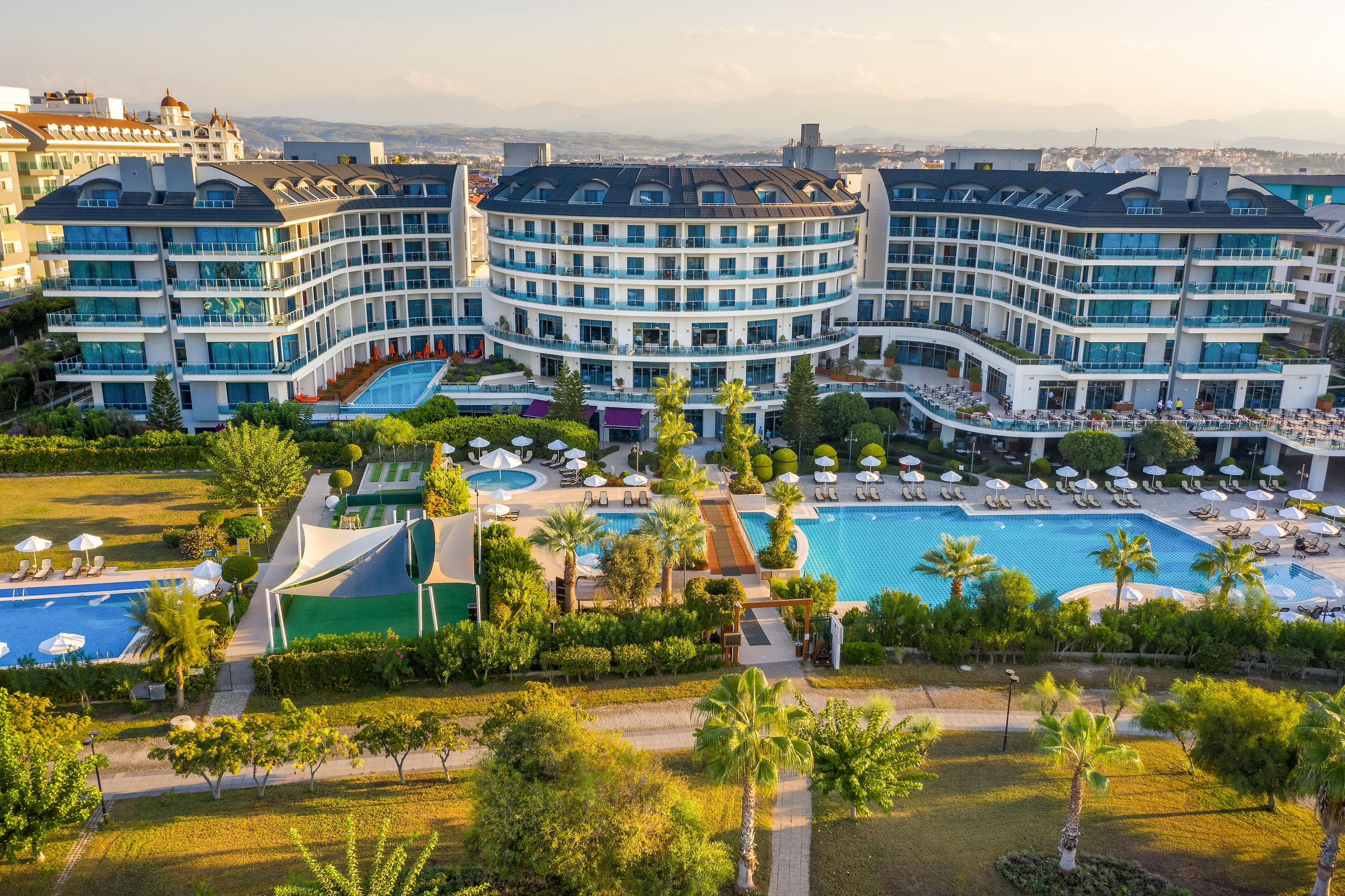 COMMODORE ELITE SUITE-SPA ADULT ONLY 18+