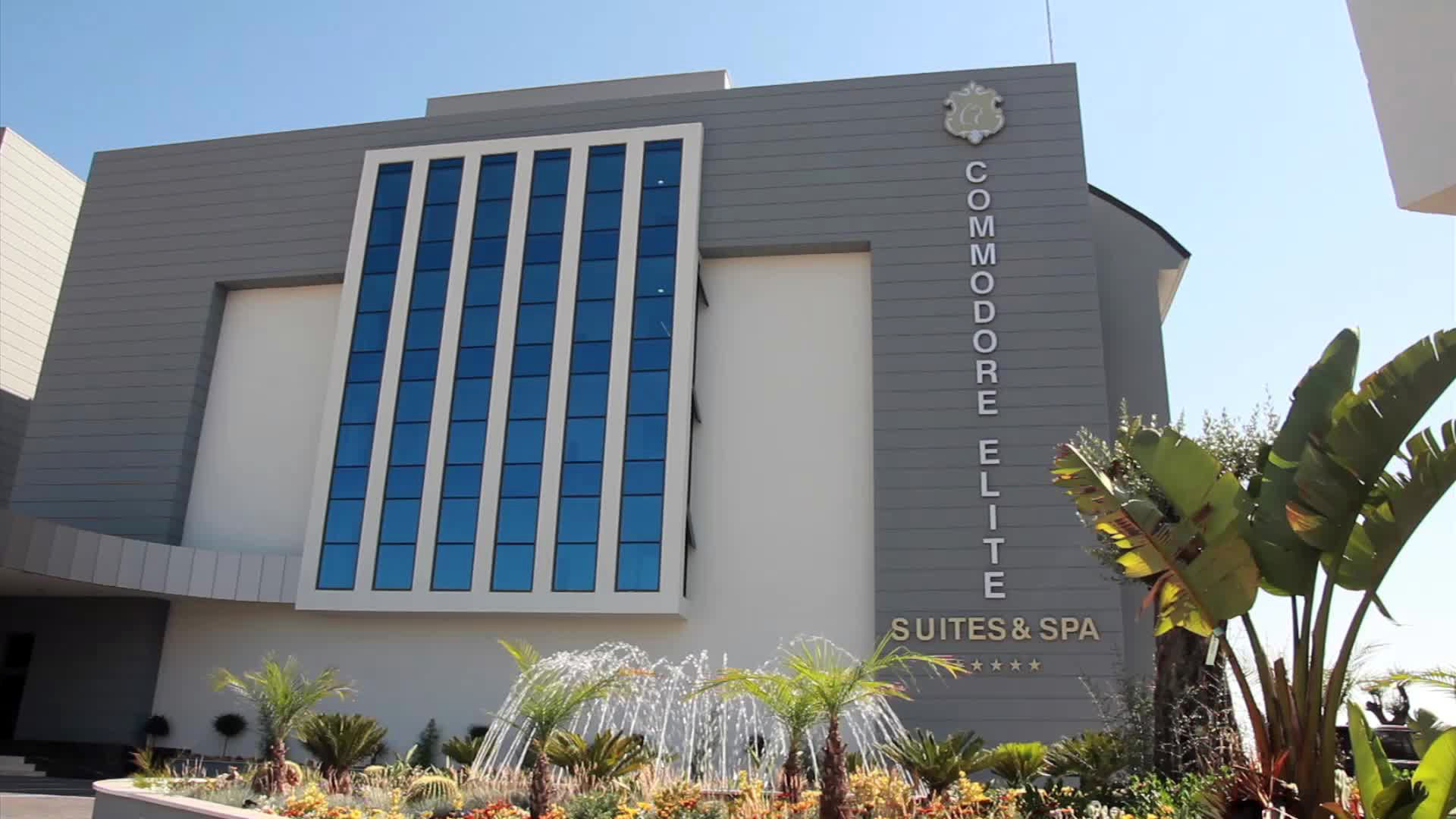 COMMODORE ELITE SUITE-SPA ADULT ONLY 18+