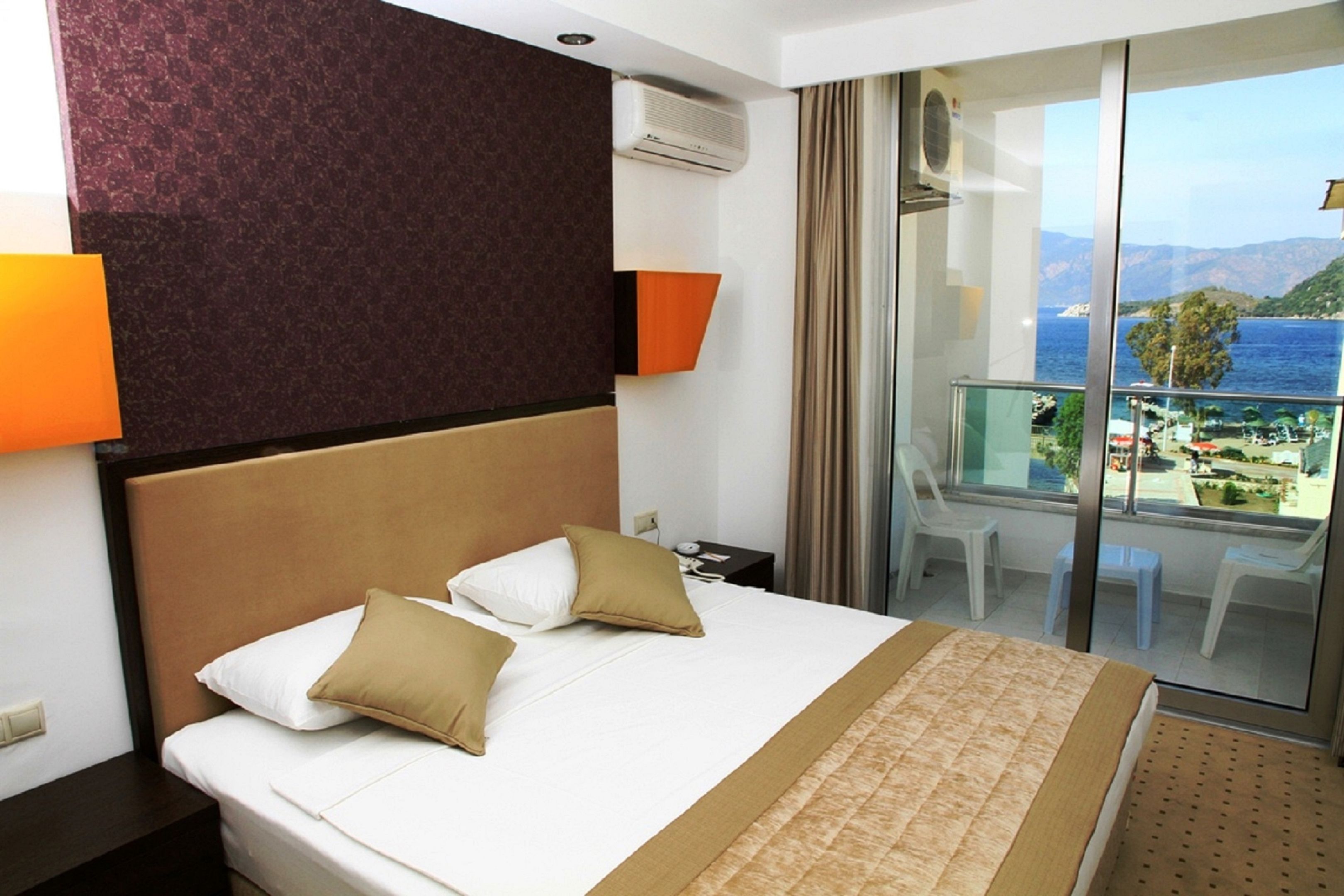 SUPREME BEACH HOTEL 14+