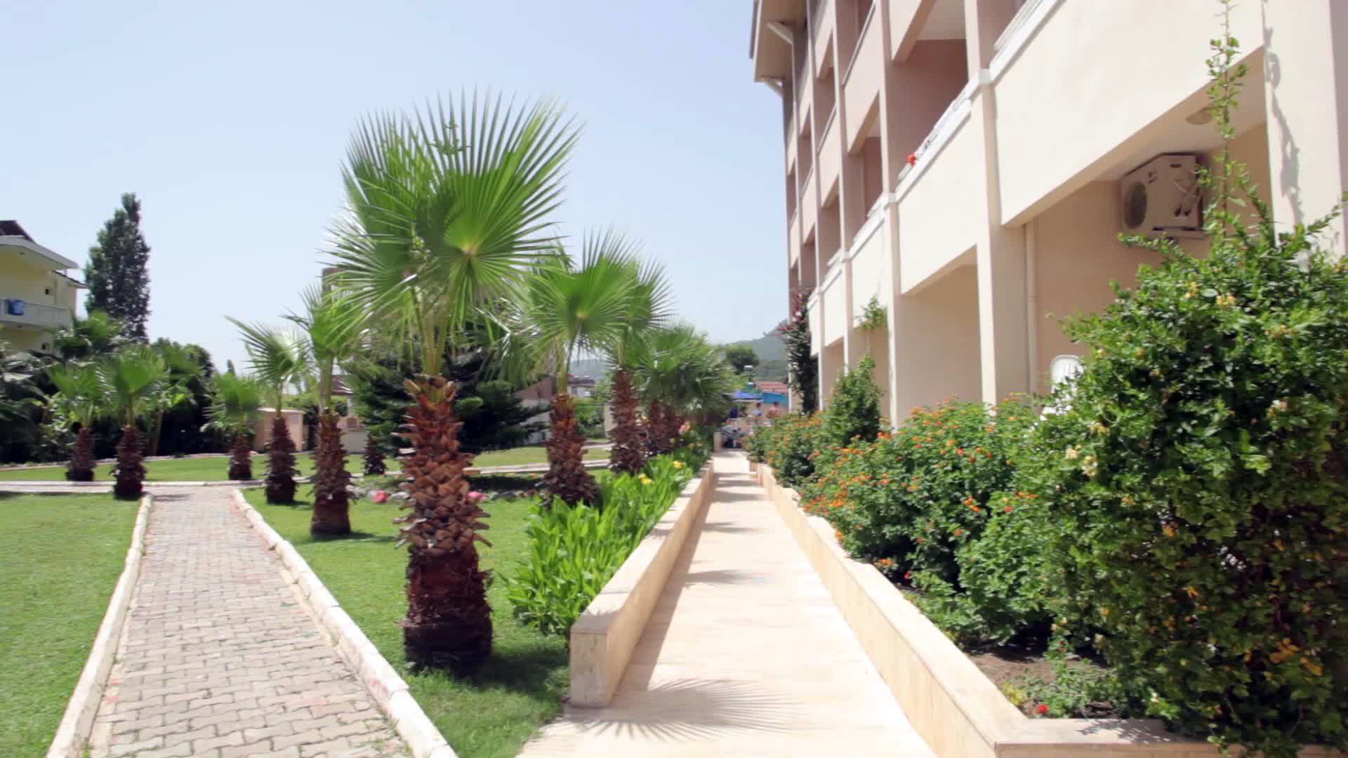 CASTLE PARK HOTEL