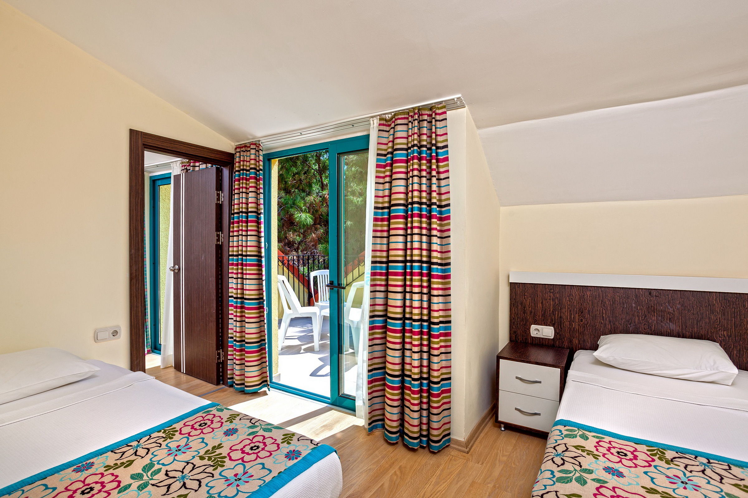 DOSI HOTEL