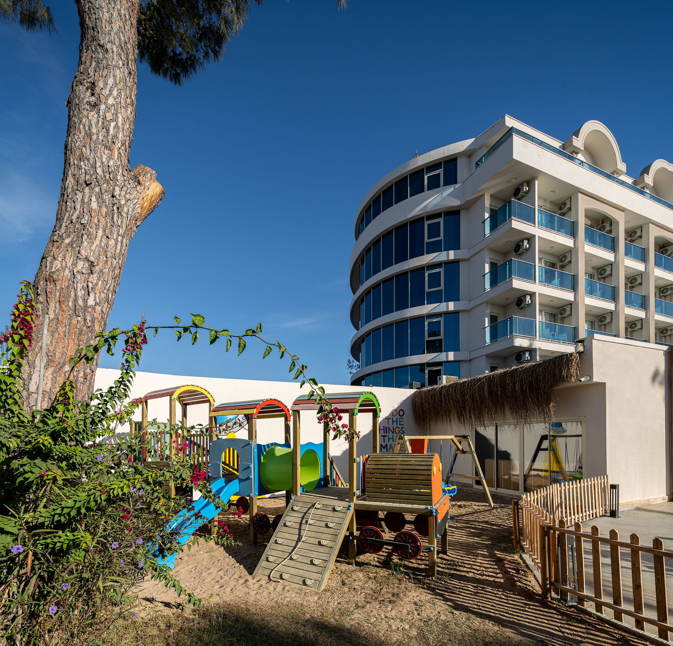 BERRY BLUE HOTEL