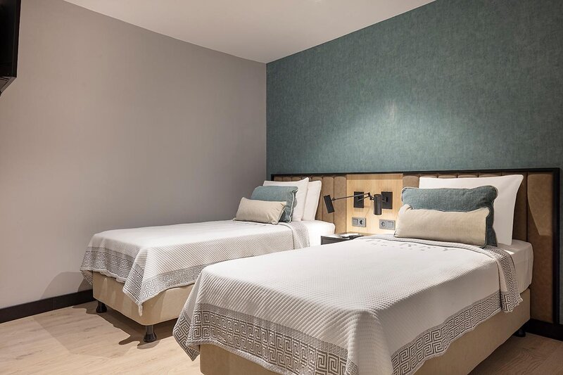 BERRY BLUE HOTEL