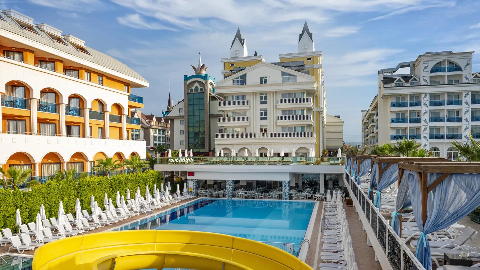 DREAM WORLD RESORT - SPA