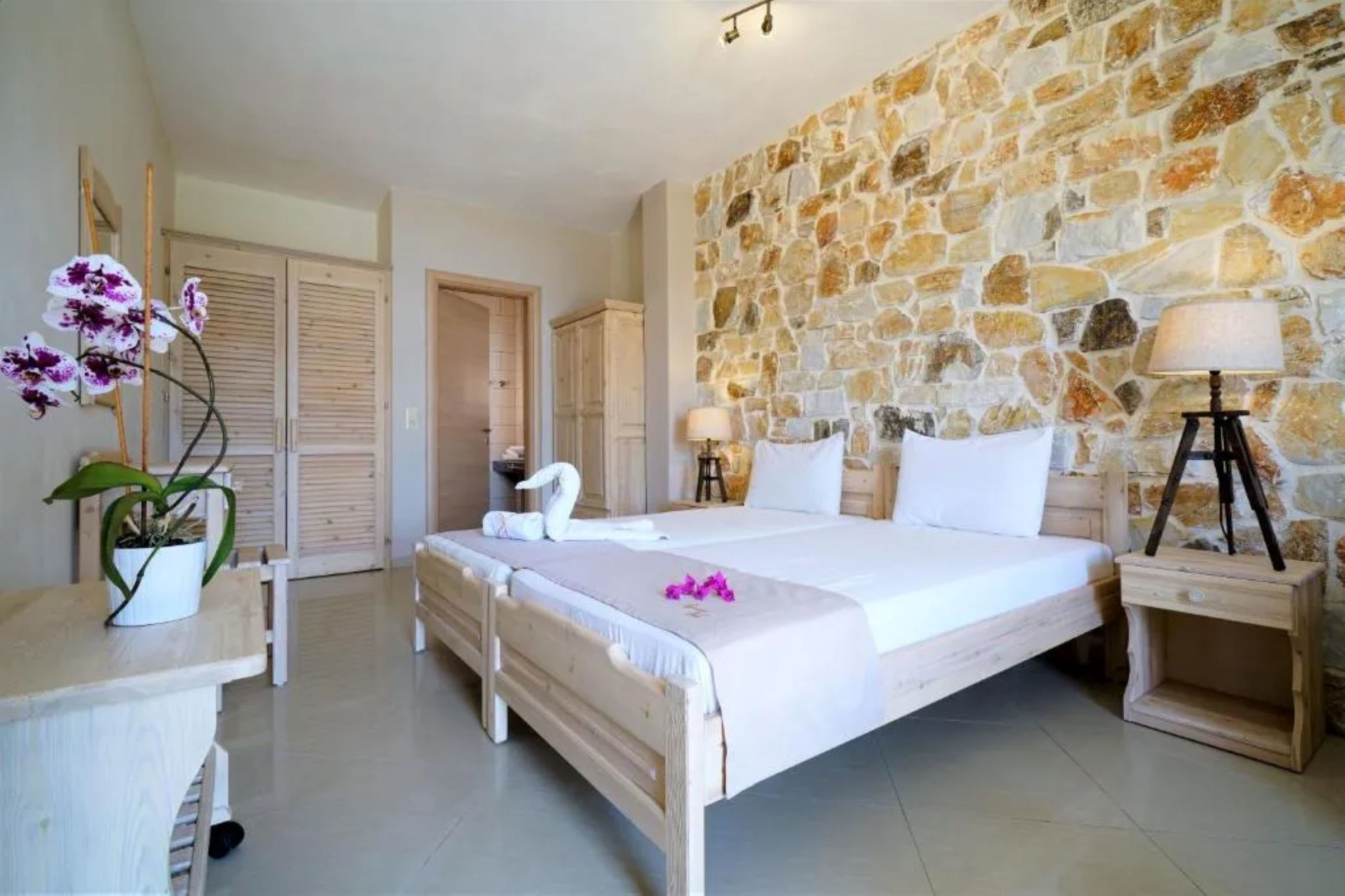 AGORASTOS HOTEL
