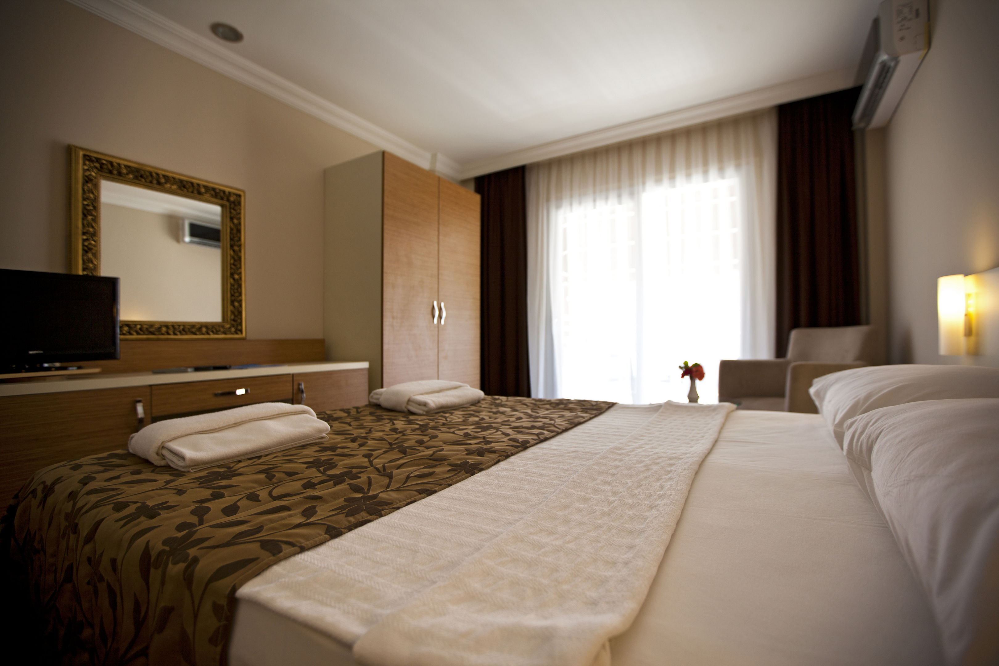 RISA HOTEL