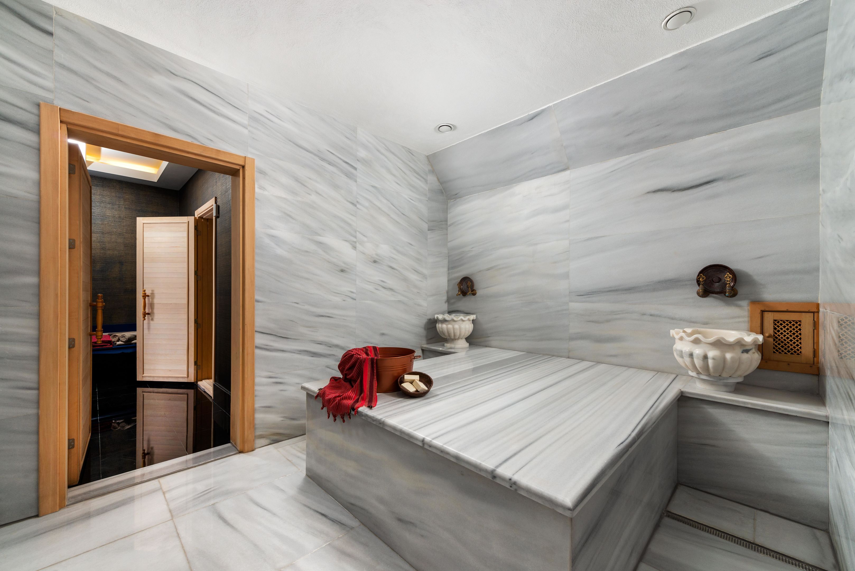 RUBI PLATINIUM SPA RESORT-SUITES