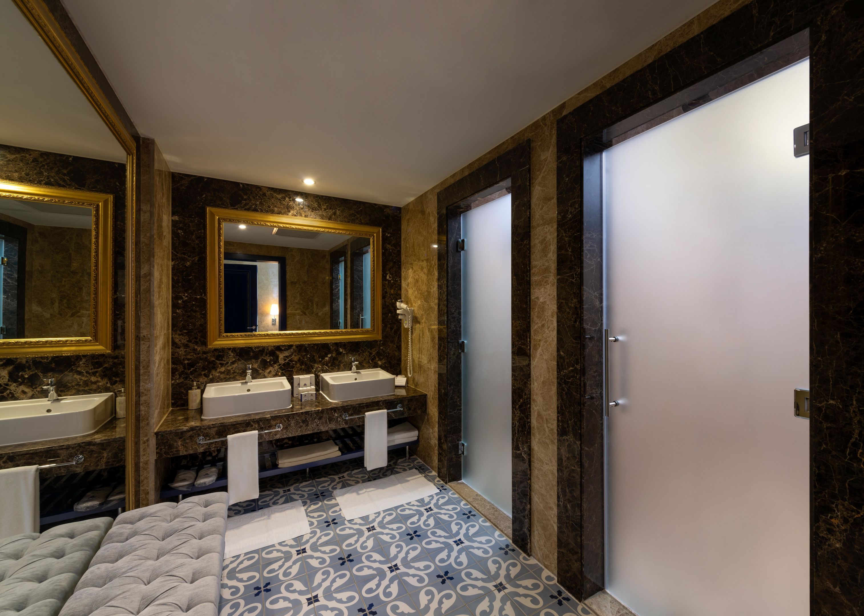 RUBI PLATINIUM SPA RESORT-SUITES