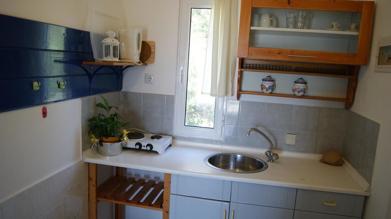 FAROS APARTMENTS