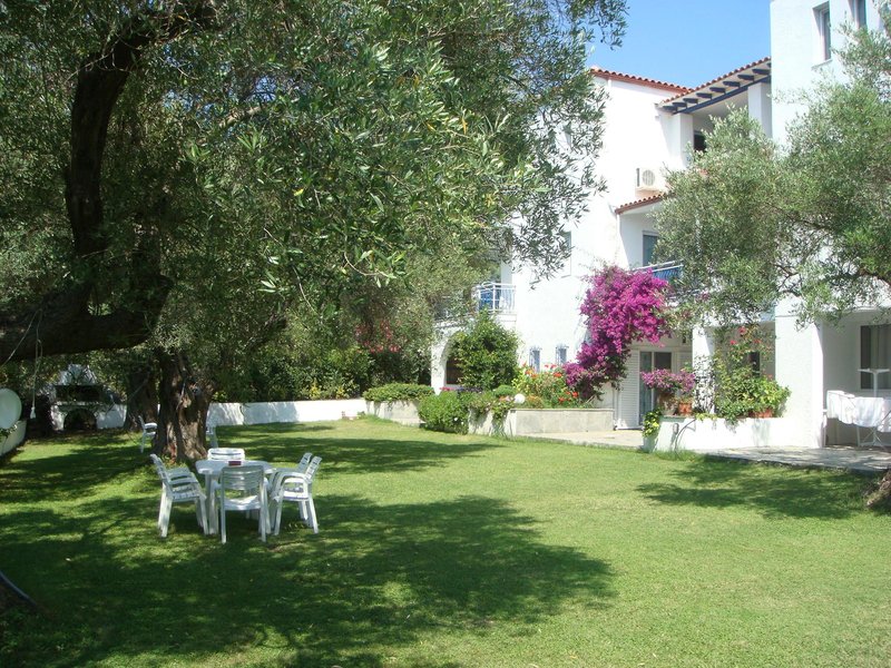 FAROS APARTMENTS