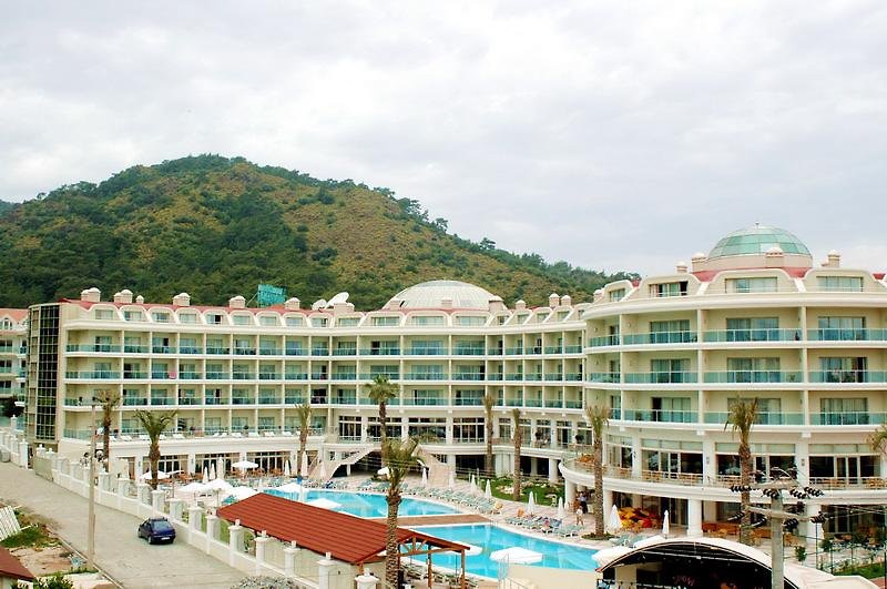 PINETA PARK DELUXE HOTEL