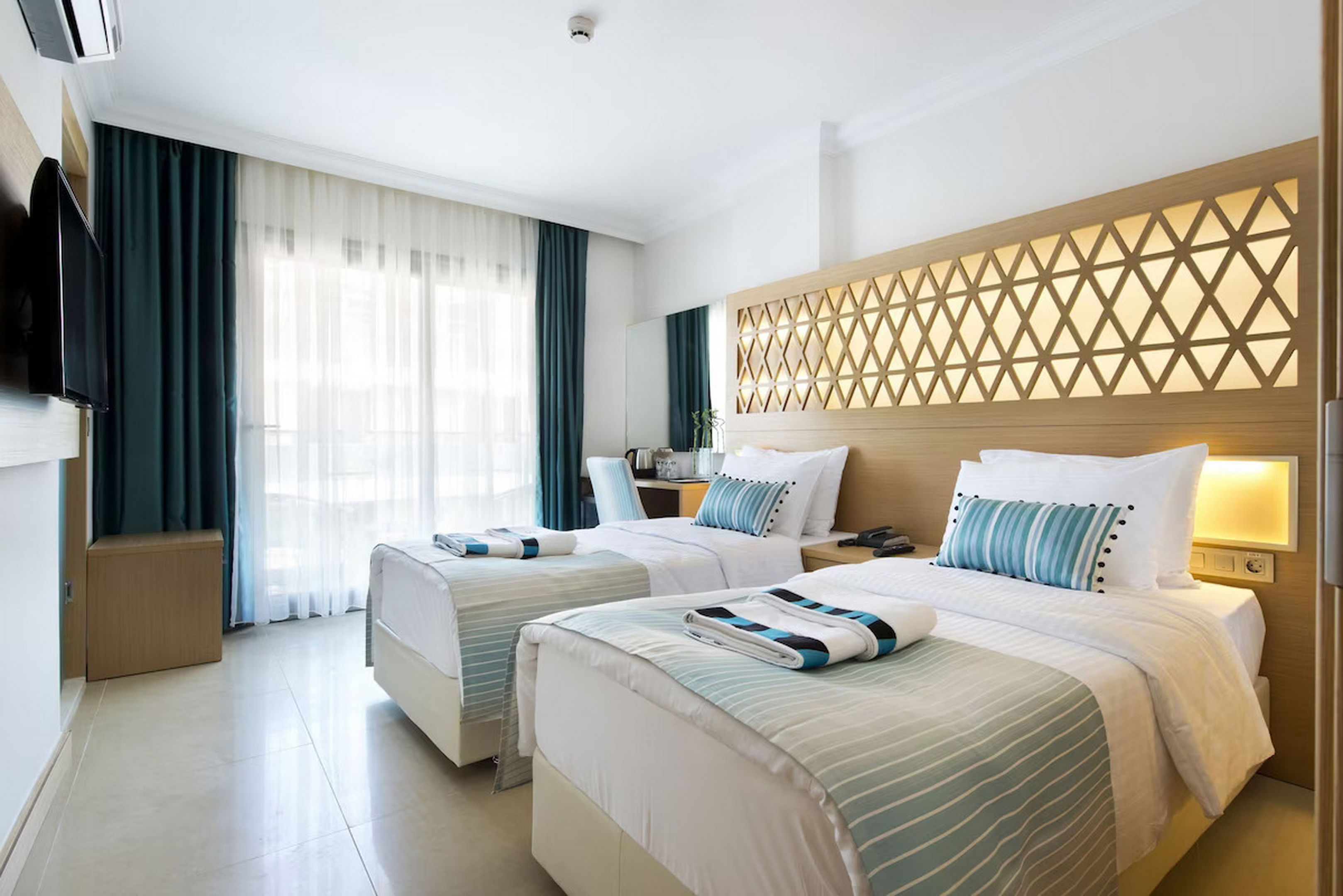 AURASIA DESIGN HOTEL
