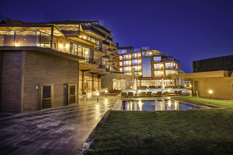 QLUSIVE HOTEL 14+