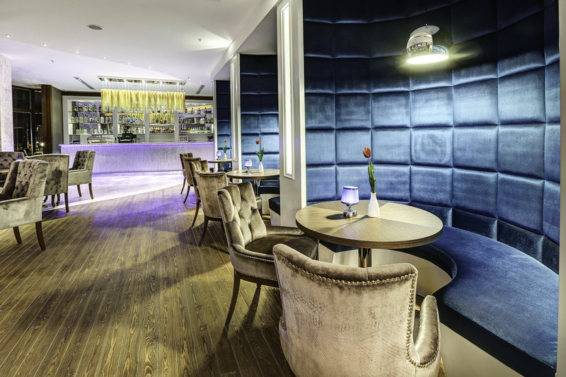 QLUSIVE HOTEL 14+