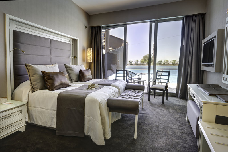 QLUSIVE HOTEL 14+
