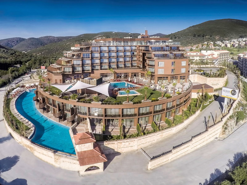 QLUSIVE HOTEL 14+
