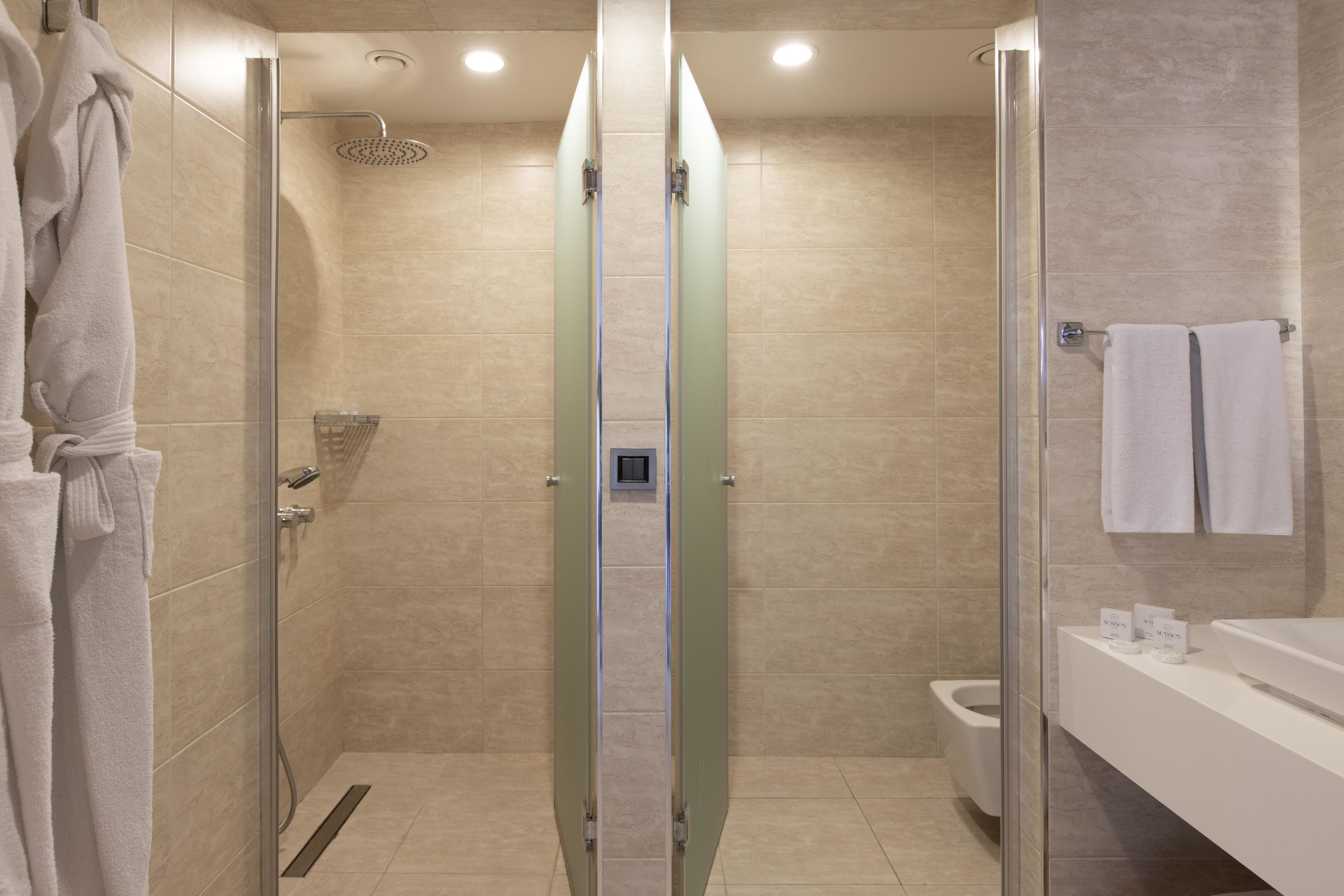 SENSES HOTEL 14+