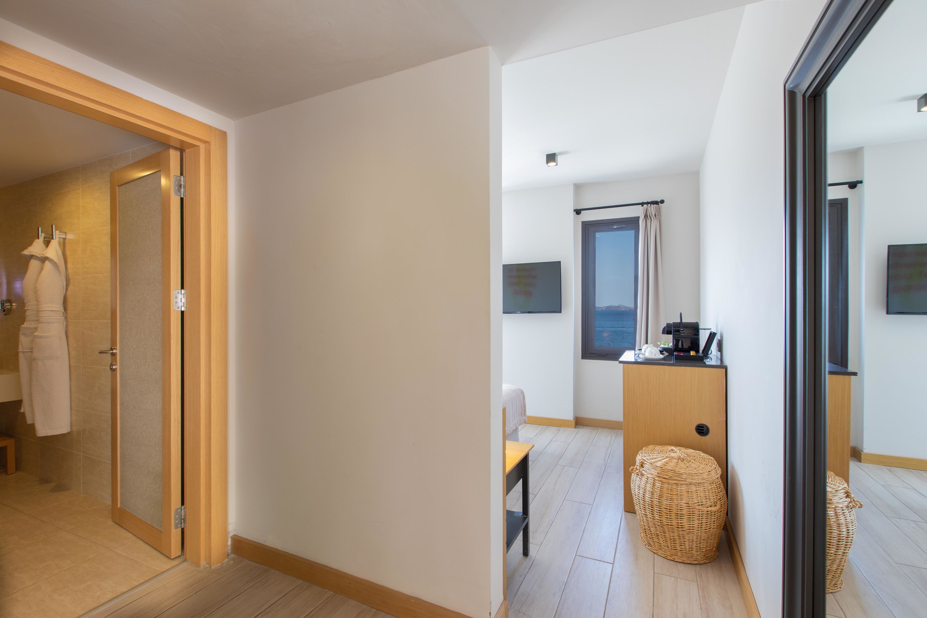 SENSES HOTEL 14+