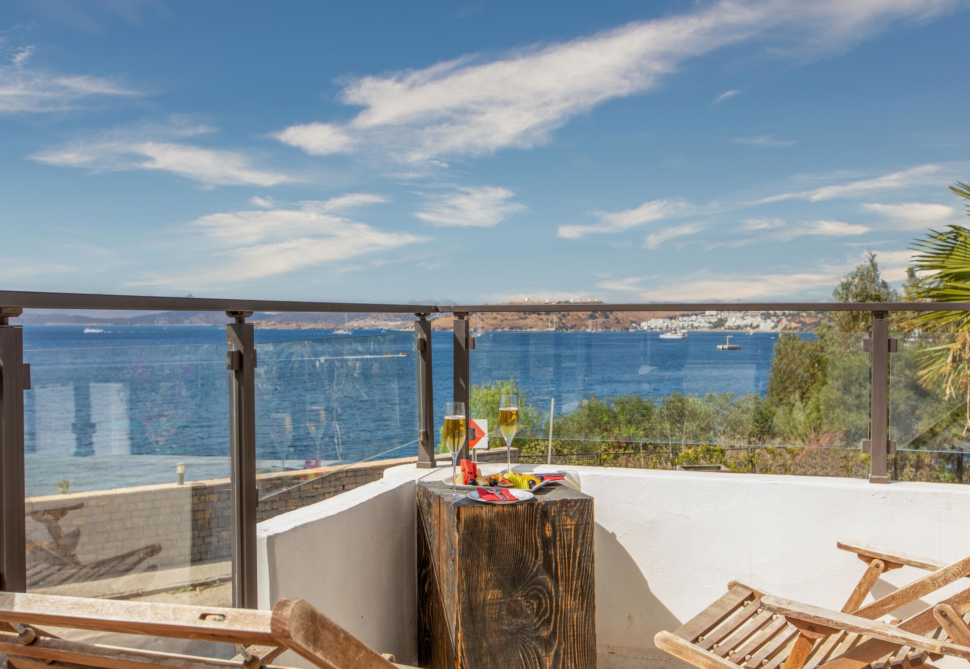 SENSES HOTEL 14+