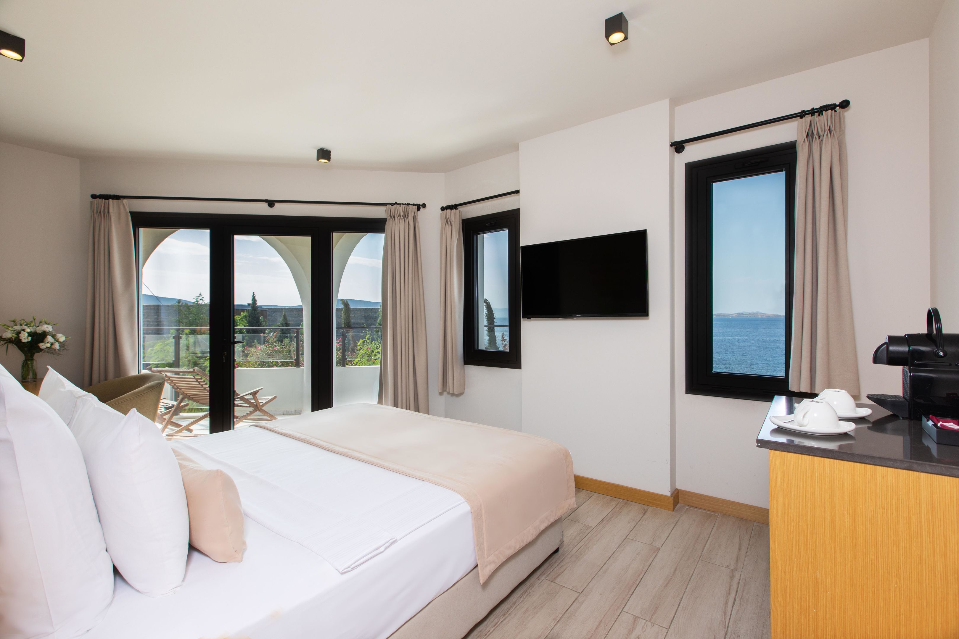 SENSES HOTEL 14+