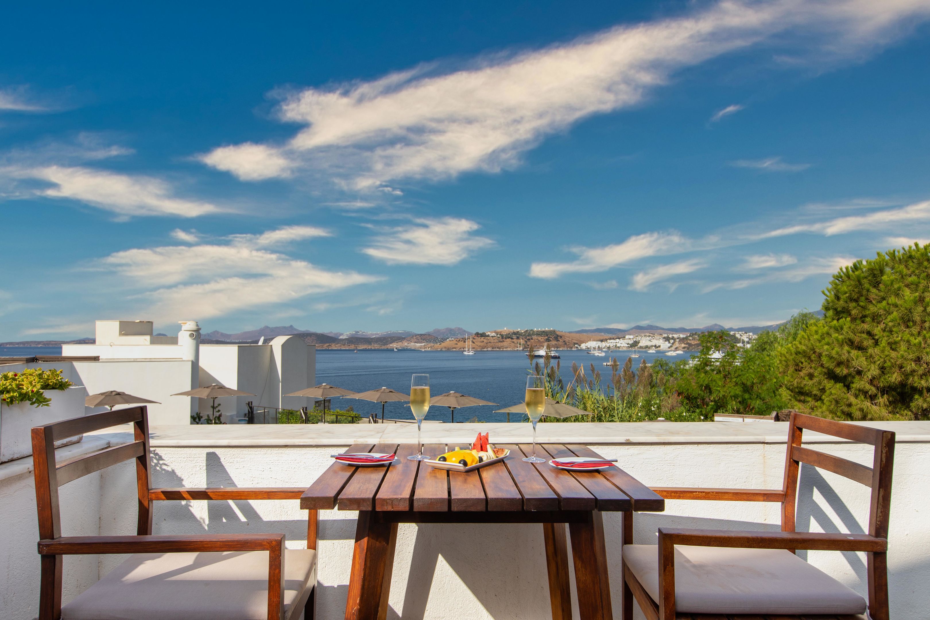 SENSES HOTEL 14+