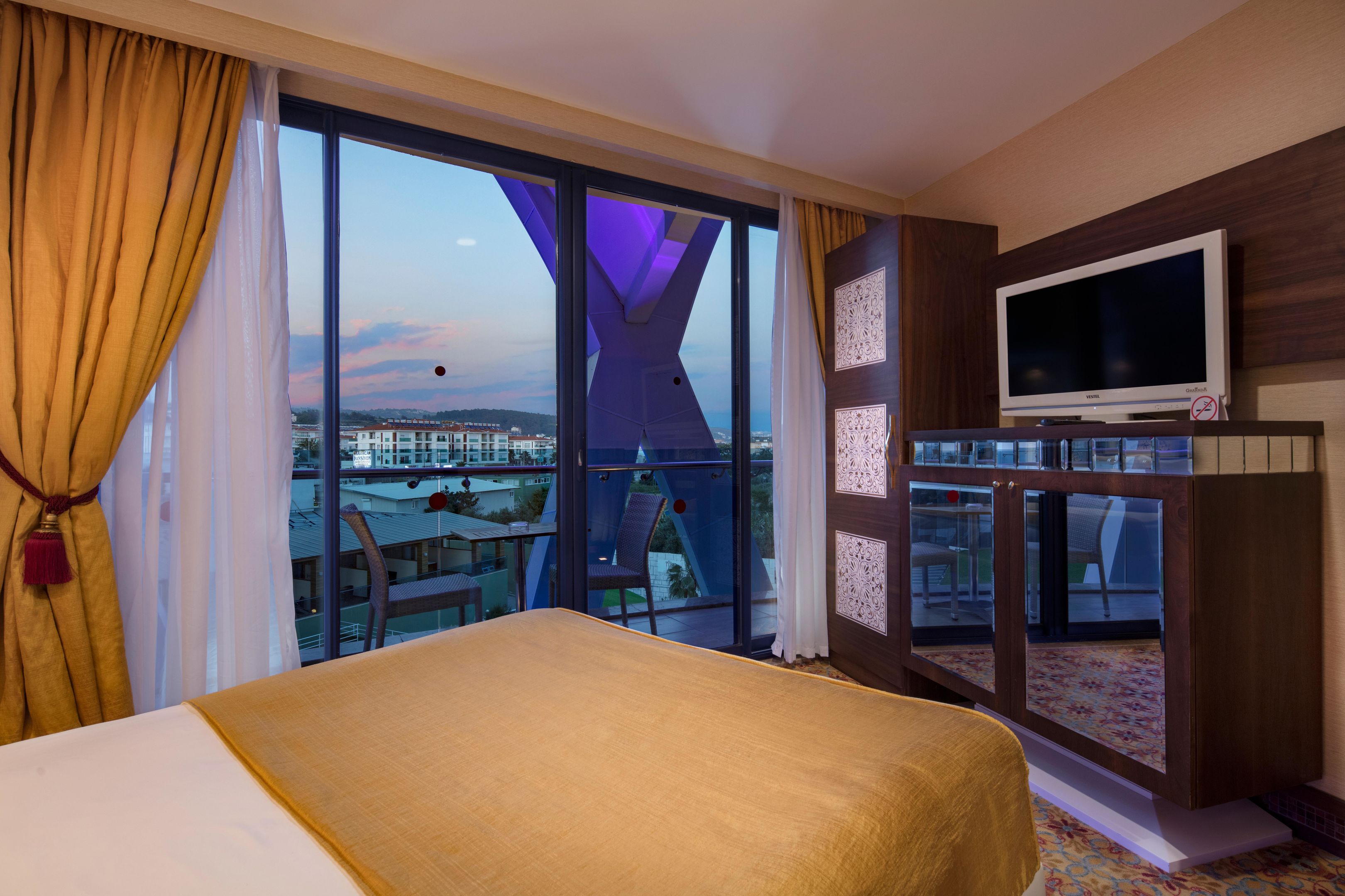 GRANADA LUXURY OKURCALAR