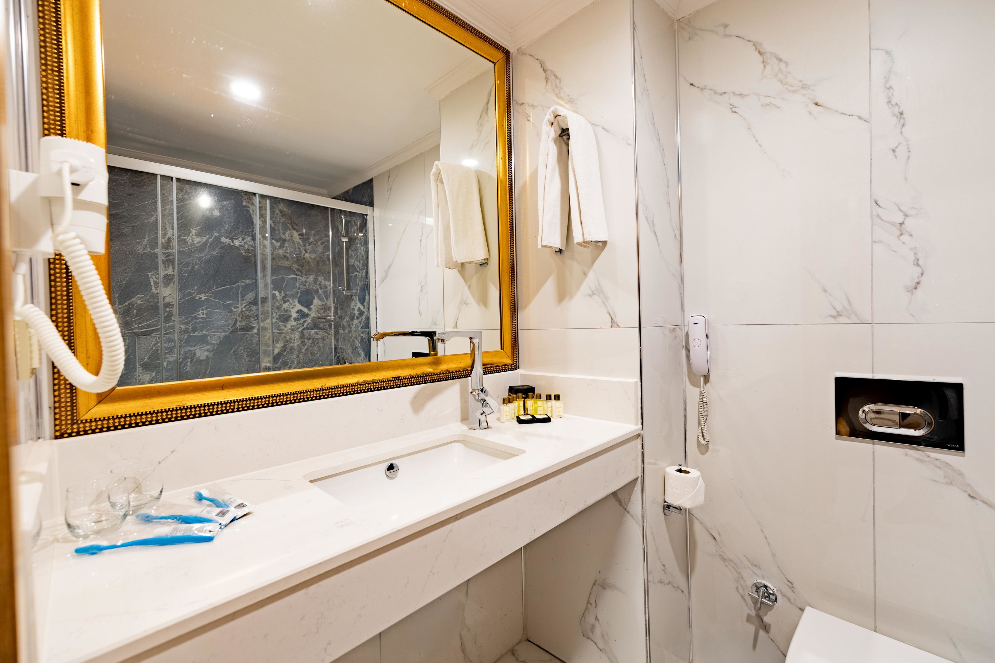 GRANADA LUXURY OKURCALAR