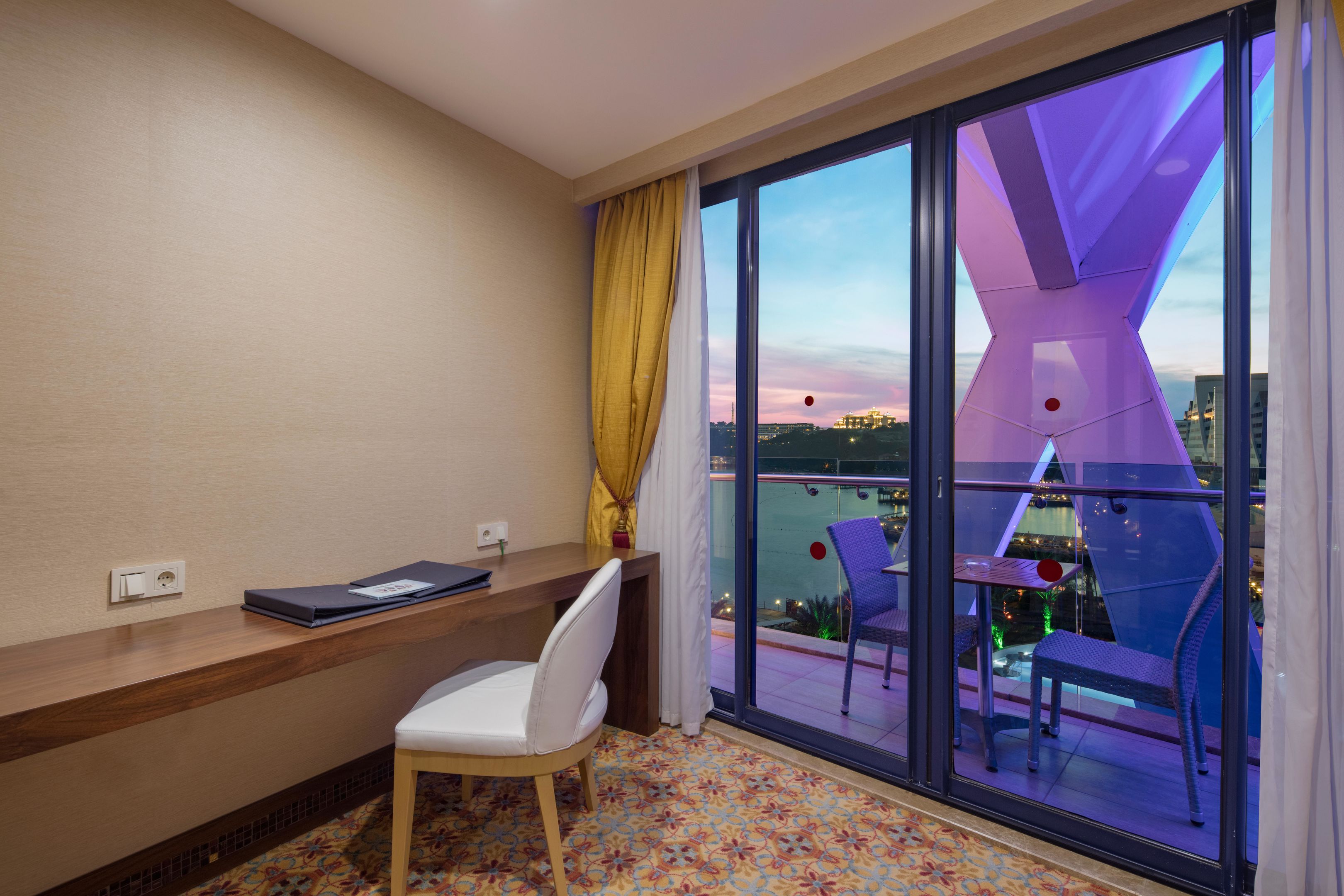 GRANADA LUXURY OKURCALAR