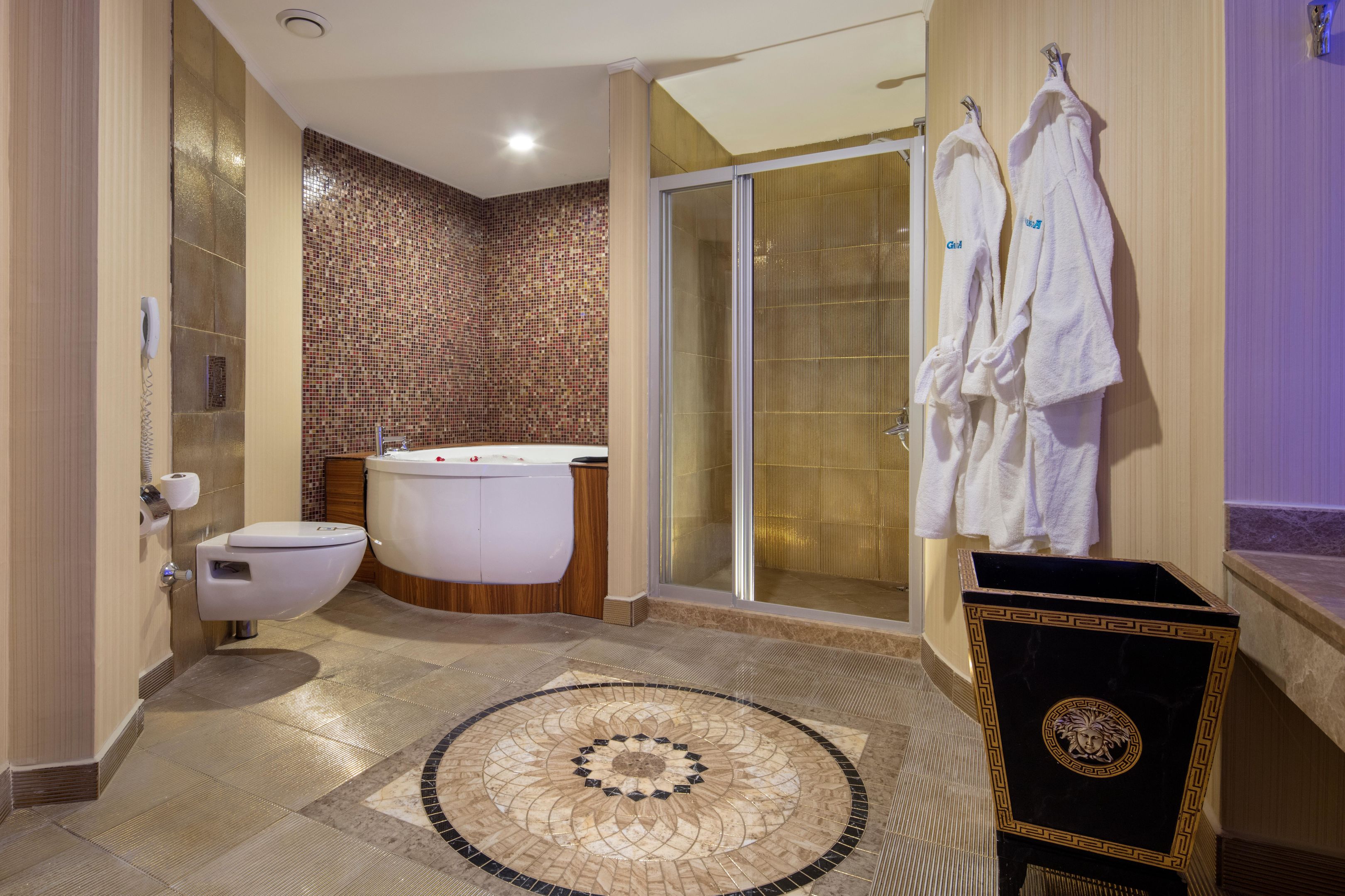 GRANADA LUXURY OKURCALAR