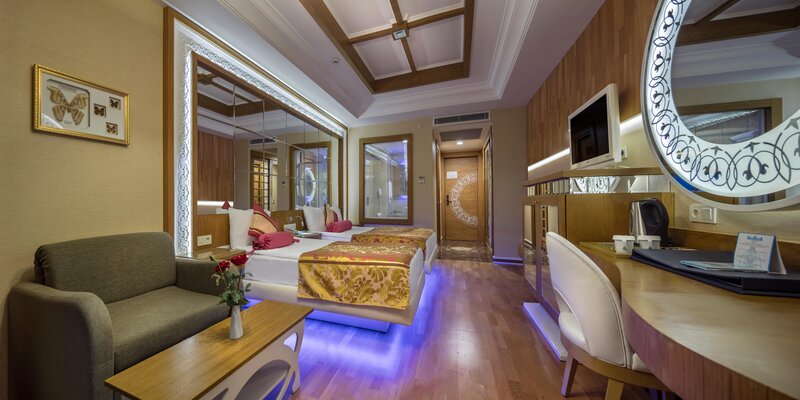 GRANADA LUXURY OKURCALAR
