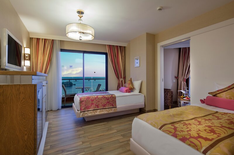 GRANADA LUXURY OKURCALAR