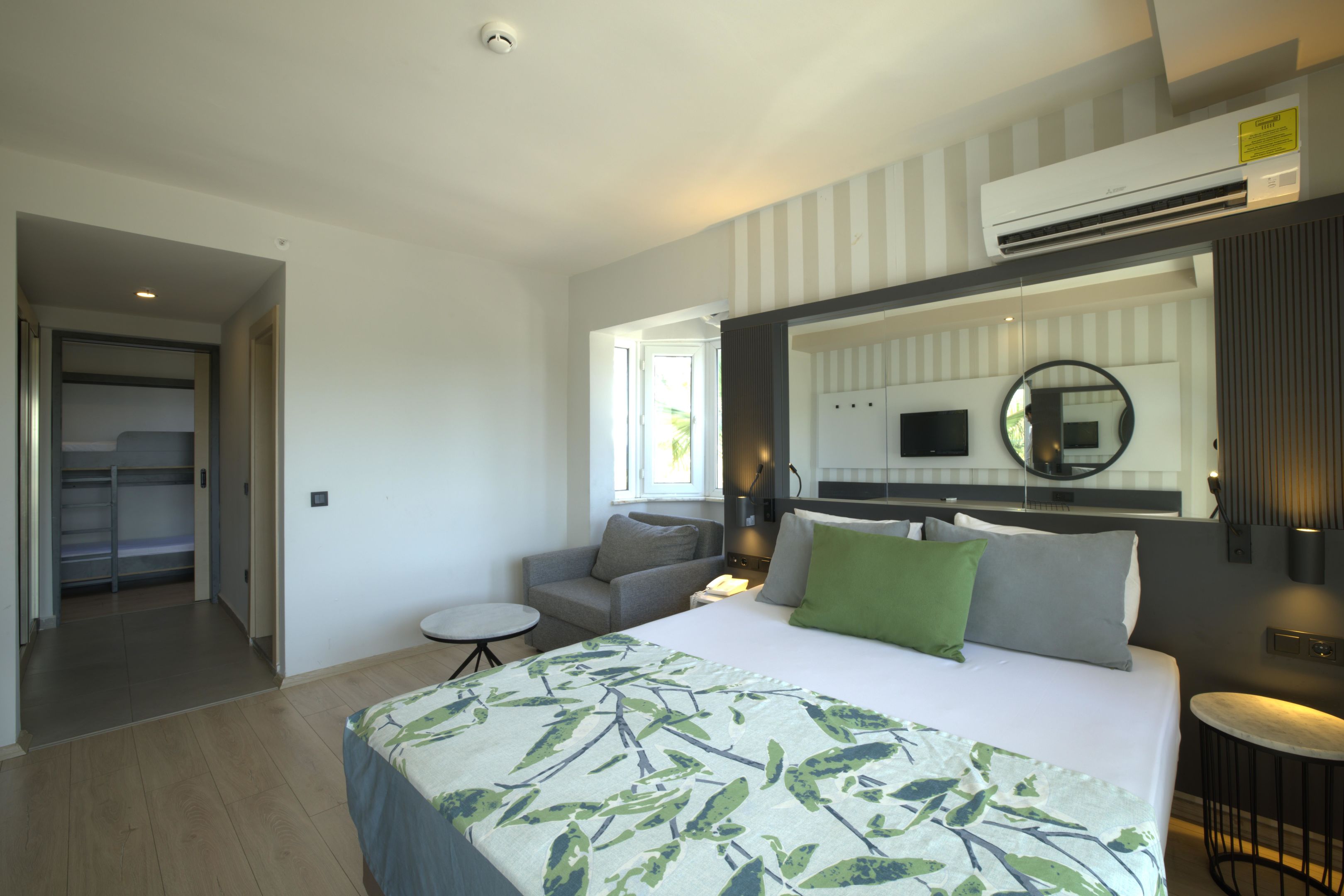 EOS BEACH RESORT (ex.Crystal Land of Paradise)