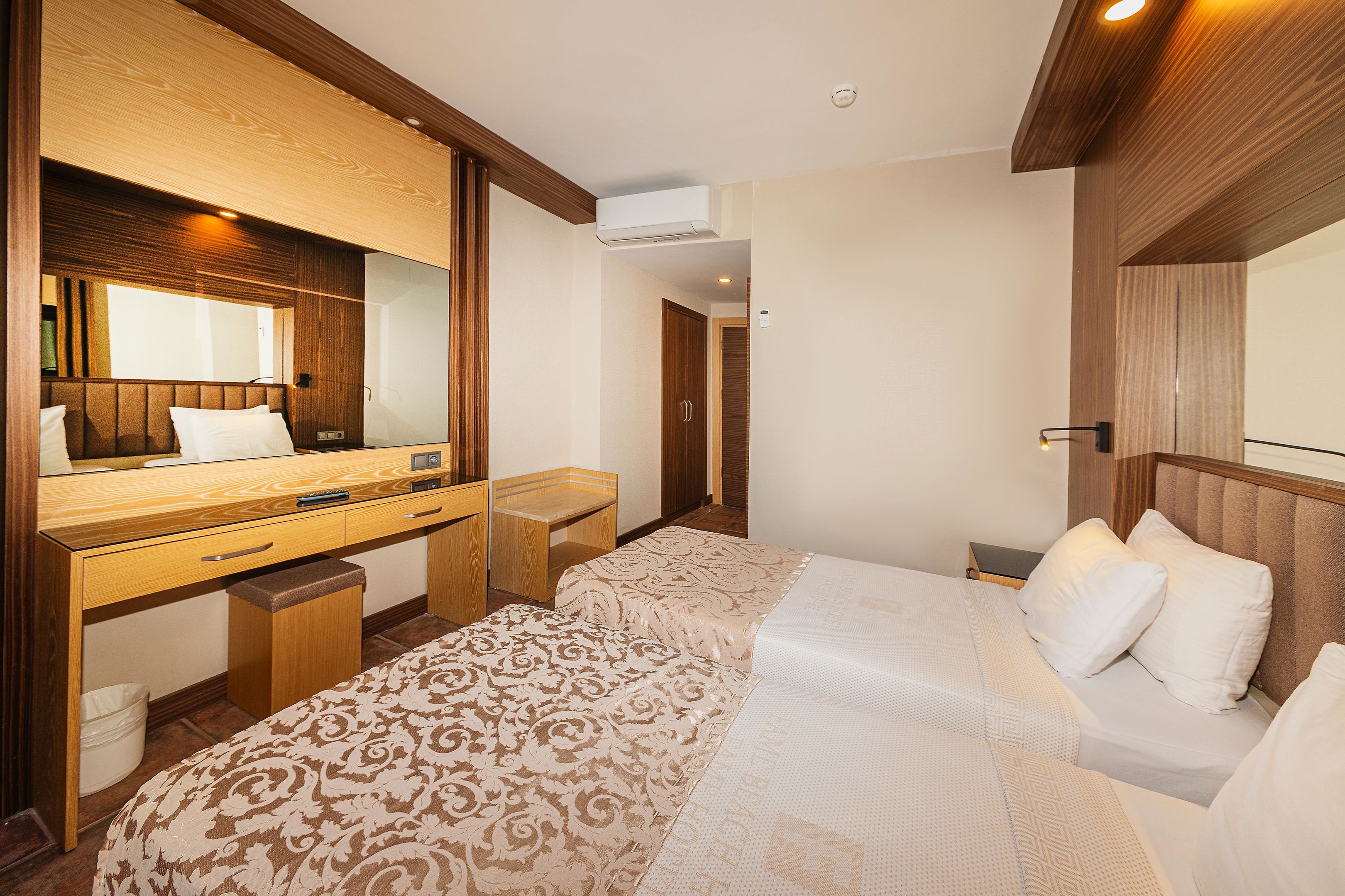 FAME HOTEL