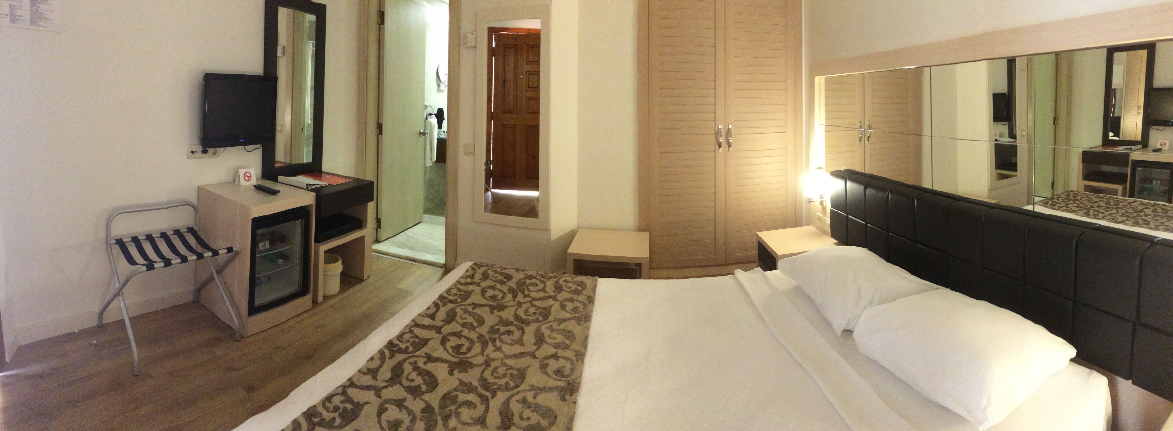 GOLDEN LOTUS HOTEL