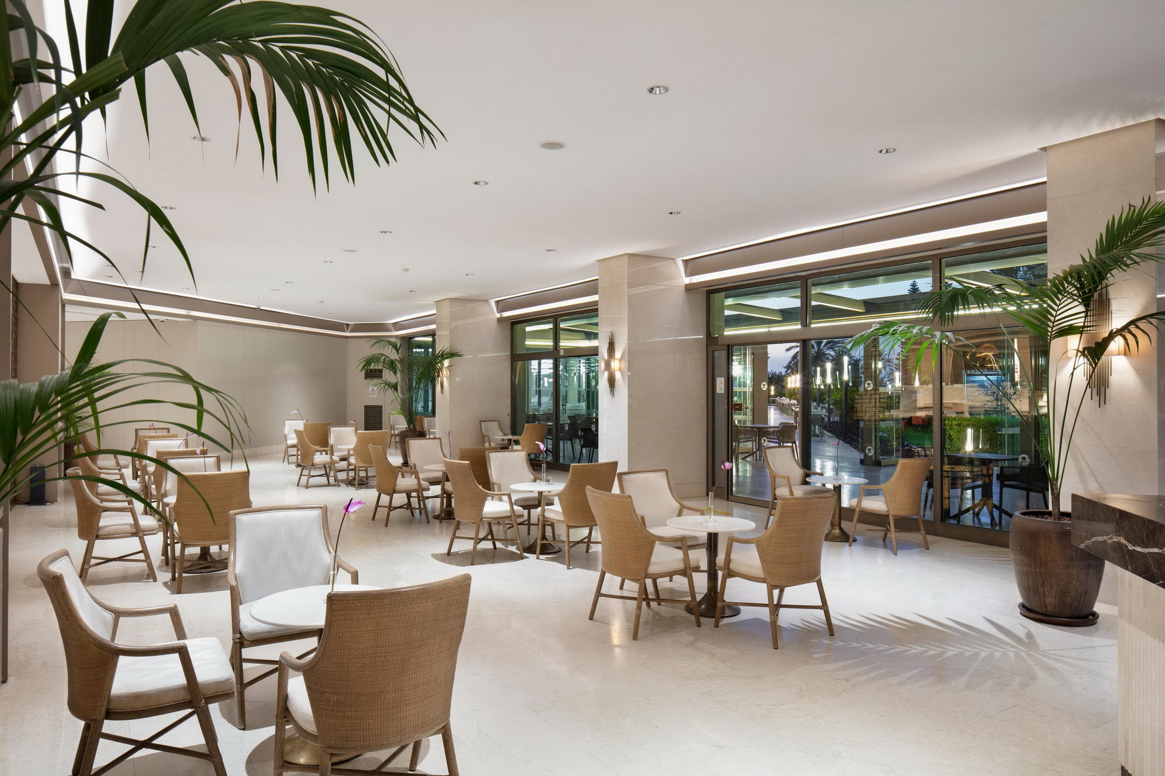 MIRAGE PARK RESORT