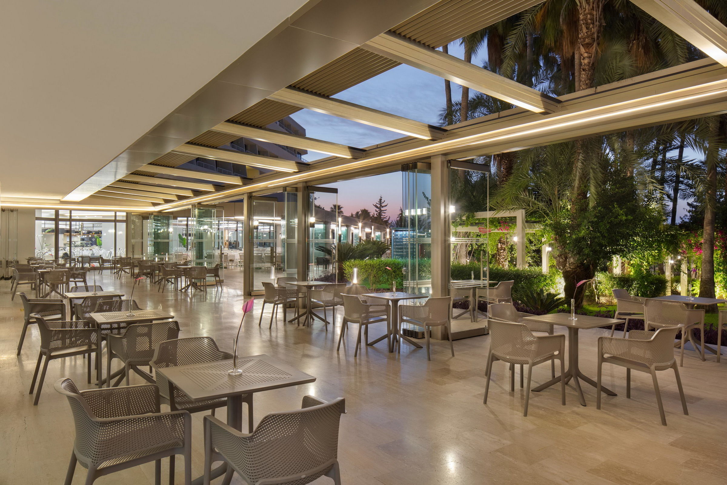 MIRAGE PARK RESORT