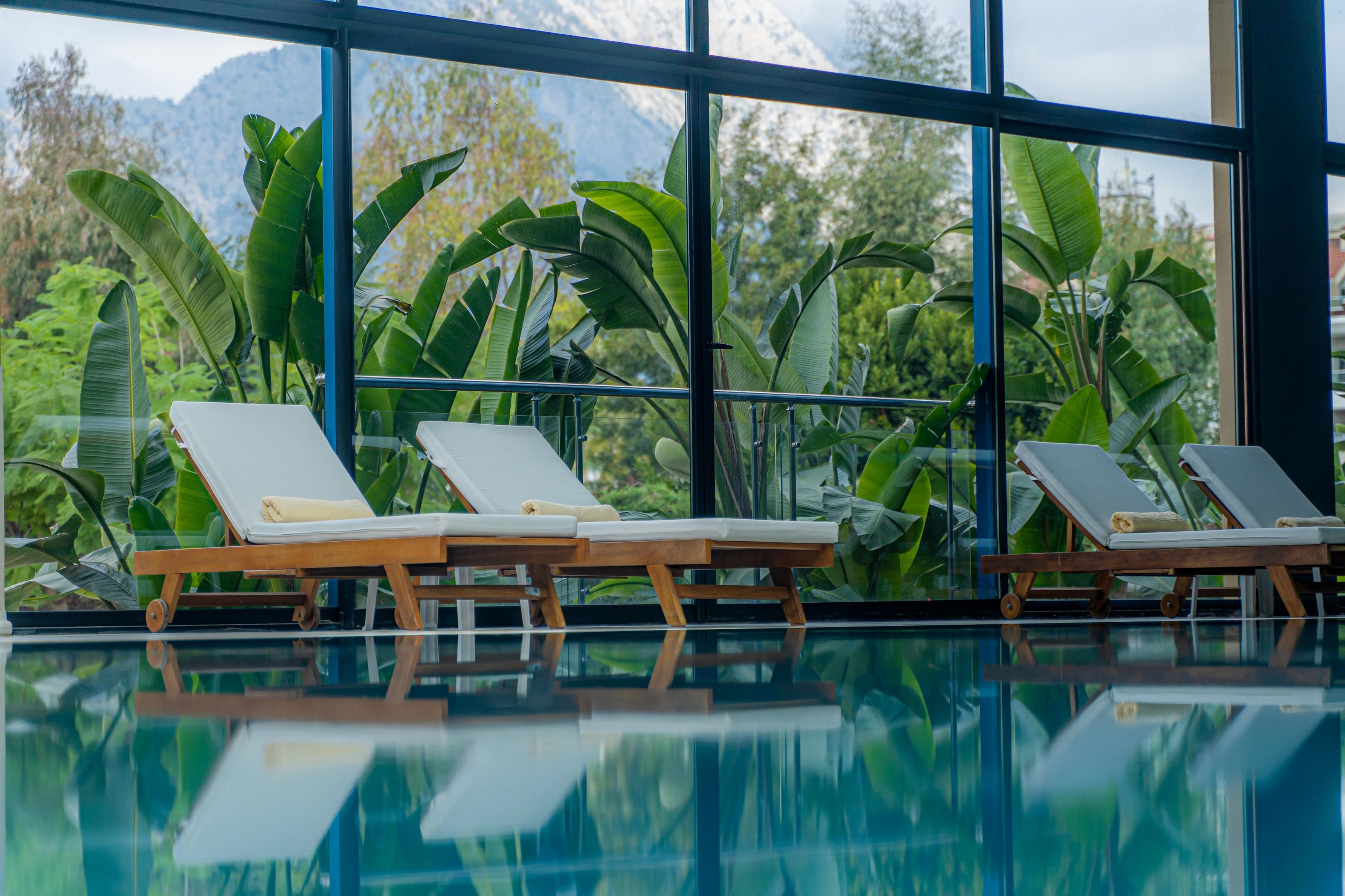 MIRAGE PARK RESORT