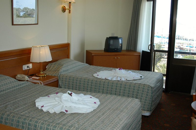 OZKAYMAK MARINA HOTEL